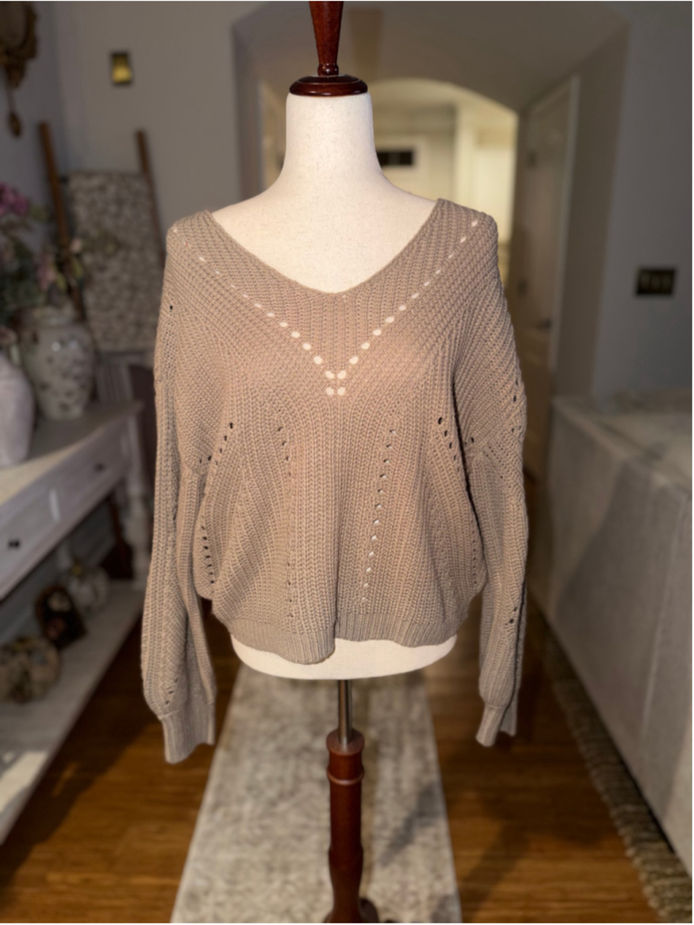 Women's Moon & Madison V-Neck Knit Sweater Beige Size M